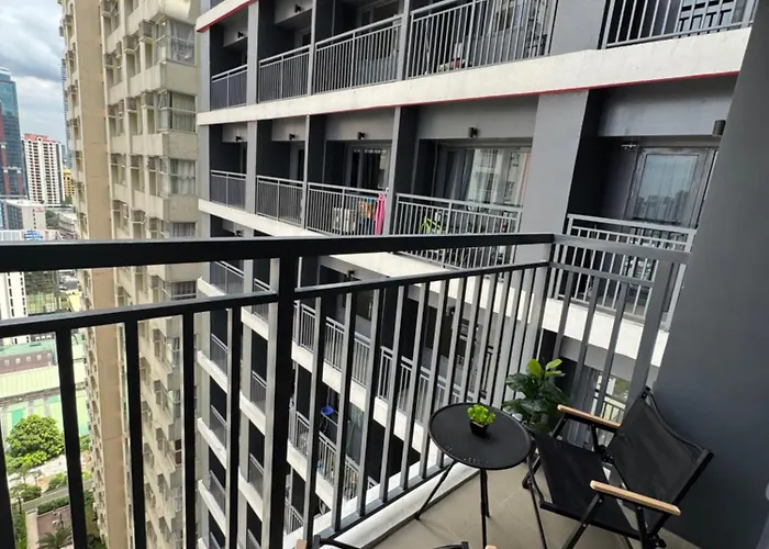 Pirmesuites - Red Residences Makati Aparthotel Manila